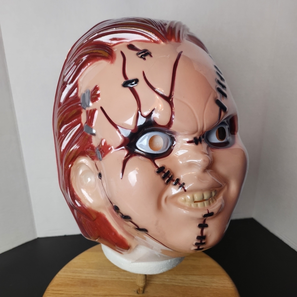 Halloween Mask CHUCKY Costume Universal City Studios MEMORABILIA - Picture 2 of 7